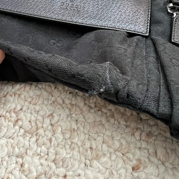Gucci Black Belt Bag with Dual Pockets - Picture 3 of 9